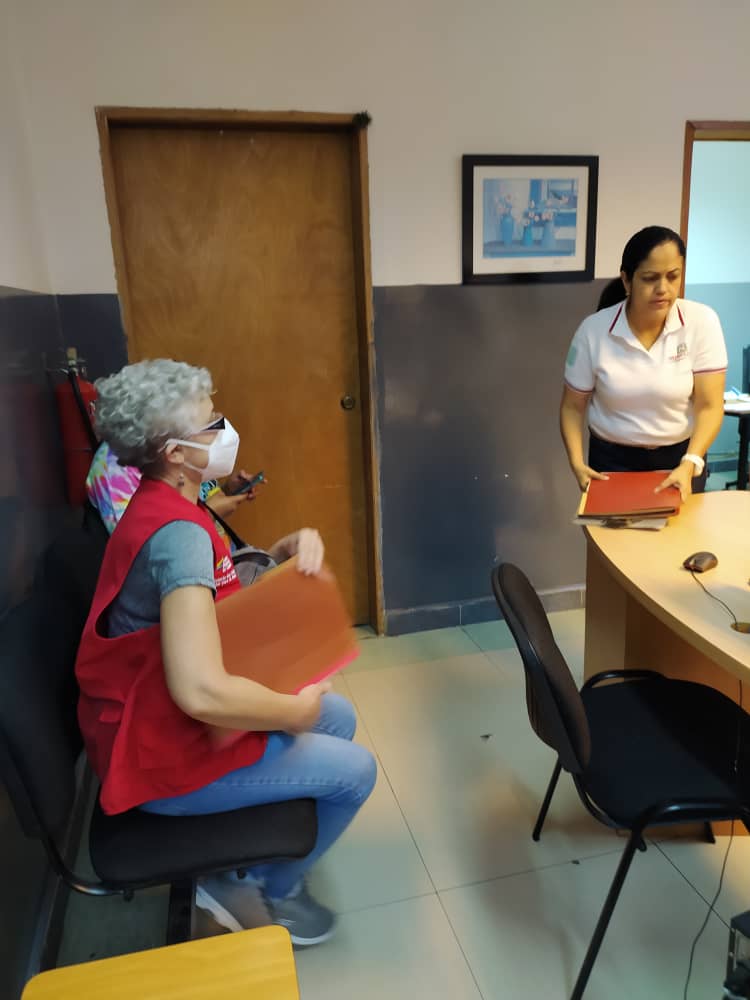 sacs_monagas's tweet photo. Igualmente se visitaron establecimientos de alimentos en zonas céntricas de Maturin por funcionarios del @SACS_MPPS 
#SacsAvanza @alimentosInocu1 @SACS_POTENCIA https://t.co/U7ZvVfLs2e
