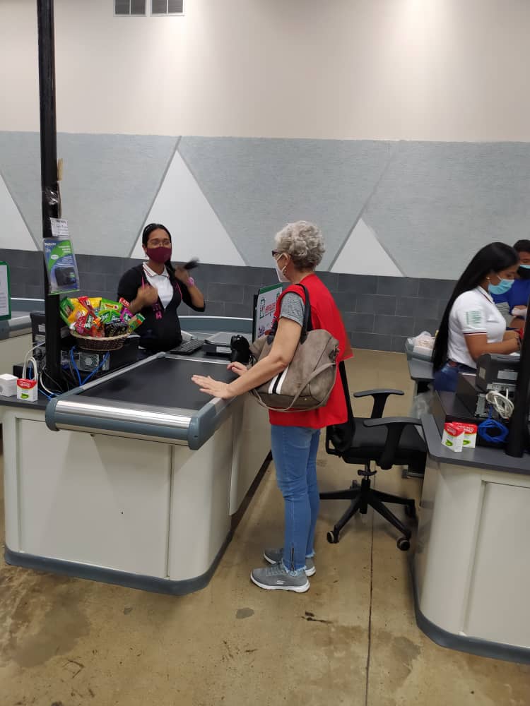 sacs_monagas's tweet photo. Igualmente se visitaron establecimientos de alimentos en zonas céntricas de Maturin por funcionarios del @SACS_MPPS 
#SacsAvanza @alimentosInocu1 @SACS_POTENCIA https://t.co/U7ZvVfLs2e