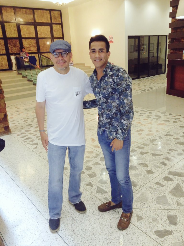 AngelBaCruz's tweet photo. Con el buen @maucastilloa después de la conducción la #ExpoSepShop organizada por @Laalcoba en Villahermosa, Tabasco...
#ConductorDeEventos #Recuerdos #Evento https://t.co/VJUu0fN2Vi