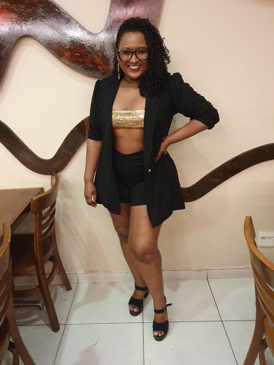 sahfranco_'s tweet photo. Sobre hoje a noite! Me sentindo M a r a v i l h o s a.#Bday26 https://t.co/Lf6kAQLpyk