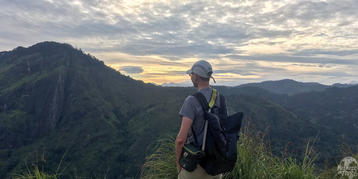 meenzer_on_tour's tweet image. Ella war mal das Backpacker-Ziel in den Bergen Sri Lankas. 20 Monate waren keine Fremden da. Langsam kommen die Reisenden (unter 2G+ Bedingungen) zurück und die geimpften Mitarbeitenden sind darüber mehr als glücklich. #ella #littleadamspeak #ellarock