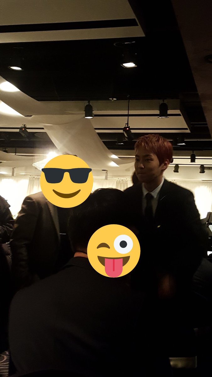 tkadldbrrnrhd's tweet photo. 하객용 수트인가봐,, 넥타이만 다른거로 코디했구나 ㅜㅜ 갠소장이겠지 ㅜㅜ 깔끔하구 착붙임 ㅜㅜ https://t.co/j3azlIsT8B