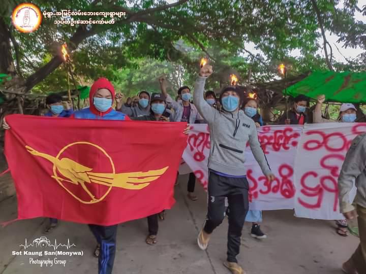 Main strike in villages along Monywa-Amyint Road marched on the streets  demanding for the immediate fall of Genocidal Dictatorship.
#WarCrimesOfJunta
#Nov20Coup   
#WhatsHappeningInMyanmar