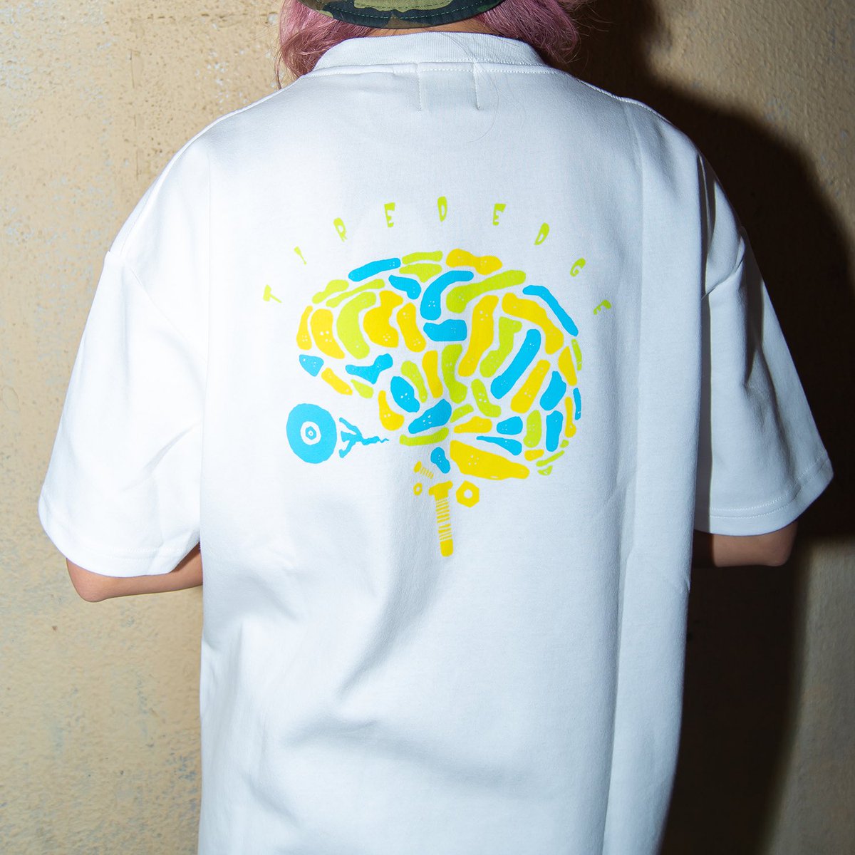 SKATE BRAIN ビッグシルエットTシャツ
胸ポケットにはDeckロゴ、背中には散らばったスケートギアが脳髄シルエットになった「SKATE BRAIN」
BODYはGoodwearのビッグシルエット半袖Tシャツを使用。
吸水速乾機能に加え、肉厚ボディで長く着用できるTシャツ。
tirededge.com/items/618b5c62…