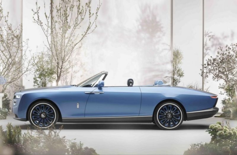 VictoriaTaylUK's tweet photo. The Coachbuild concept by @rollsroycecars is fascinating.
Clients co-create their dream car through a detailed process where they are involved in every stage of the ideas, creation and build.
Coachbuilding is as much about the product as the process.
#brandedexperience https://t.co/QT29N7B7Ac
