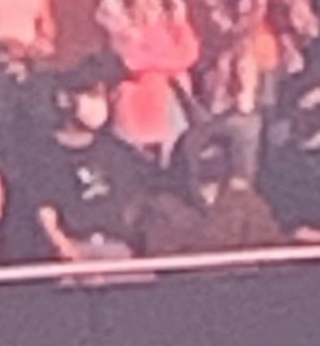 kkuktaes's tweet photo. scratches head couples https://t.co/L1jihck6b5