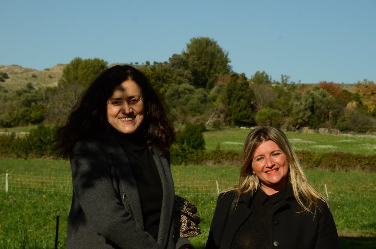 aicha_sif's tweet photo. #JAUM Echanges riches et constructifs avec les nouveaux agriculteurs sur les terres de Sainte-Marthe 13014. @AMPMetropole et @marseille accompagnent la #transition nourricière. @laurencesemerd1 Merci Remy,Florence,Alice et Quentin pour la visite gustative ! https://t.co/bzwq14KZxc