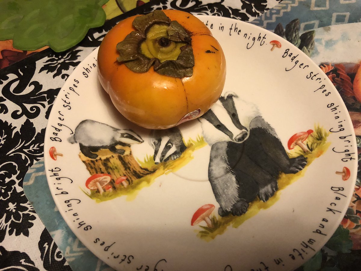 vrundavs's tweet image. I thought it was sort of bell pepper 🫑 
But..
Well it’s a #Japanese #mango!
Say what! 
Mango 🥭 shud look like mango 🥭 
#hopcoms 
By the way veggies shelf was empty ..no supply because of the rains 
#rainydaywoes