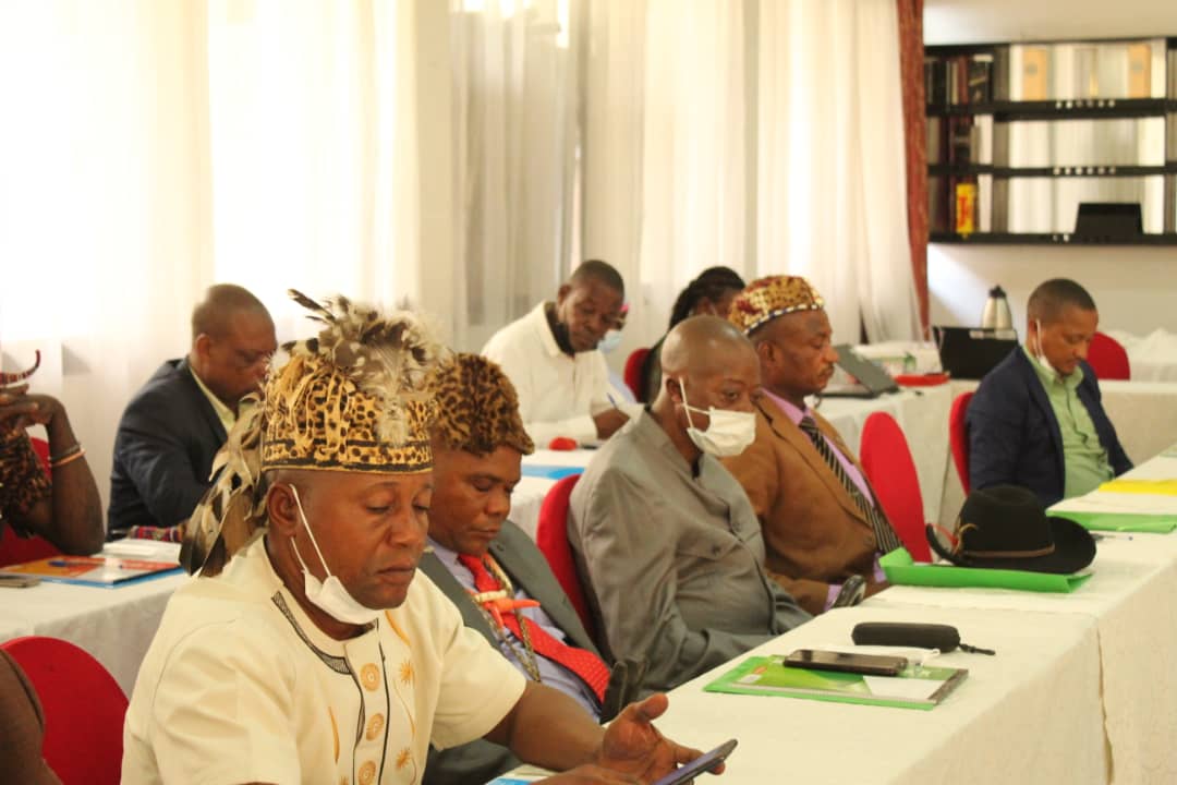 unjhro's tweet photo. #RDC #Kinshasa 10.11.2021 : 50 chefs coutumiers ont pris part à un atelier matière de justice transitionnelle organisé par @unjhro, en collaboration avec le Conseil Supérieur de l’autorité traditionnelle et coutumière, le ministère de l’Intérieur et @droitshumains_M 1/2
@MONUSCO https://t.co/H1VU96jULx