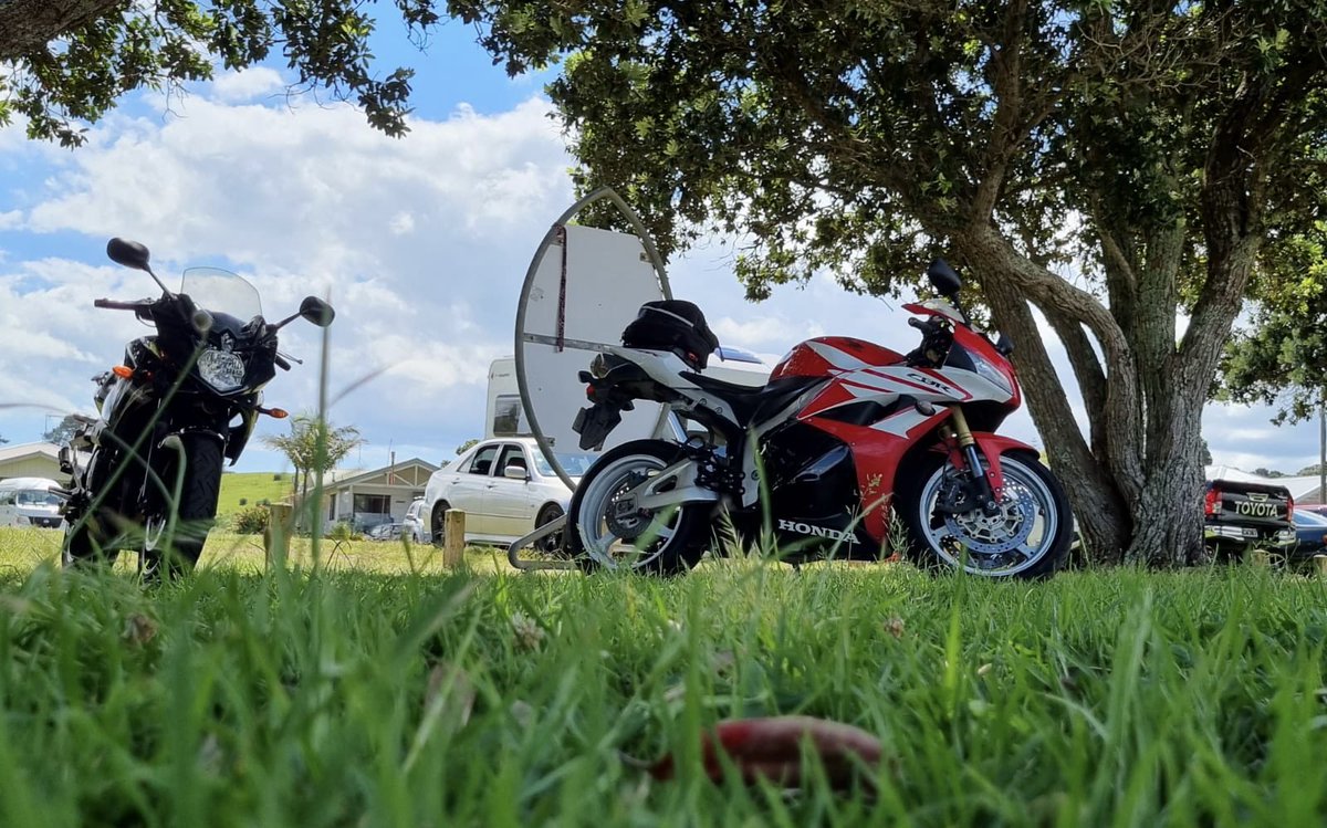 katzemccarthy's tweet photo. #lockdown #level3 #staysafe #level3day59 #lockdownday94 #cbr600rr #honda #hondacbr600rr #grahamsbeach #beach #bikerchick #katzemccarthy #katmccarthy #katsmotorcyclediaries #bikerlife #becausemotorcycle #bluehair https://t.co/g2SftndLUM