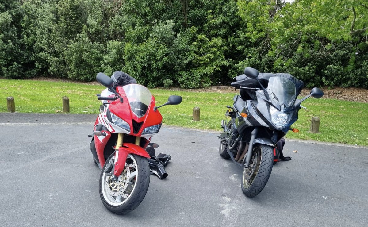 katzemccarthy's tweet photo. #lockdown #level3 #staysafe #level3day59 #lockdownday94 #cbr600rr #honda #hondacbr600rr #grahamsbeach #beach #bikerchick #katzemccarthy #katmccarthy #katsmotorcyclediaries #bikerlife #becausemotorcycle #bluehair https://t.co/g2SftndLUM