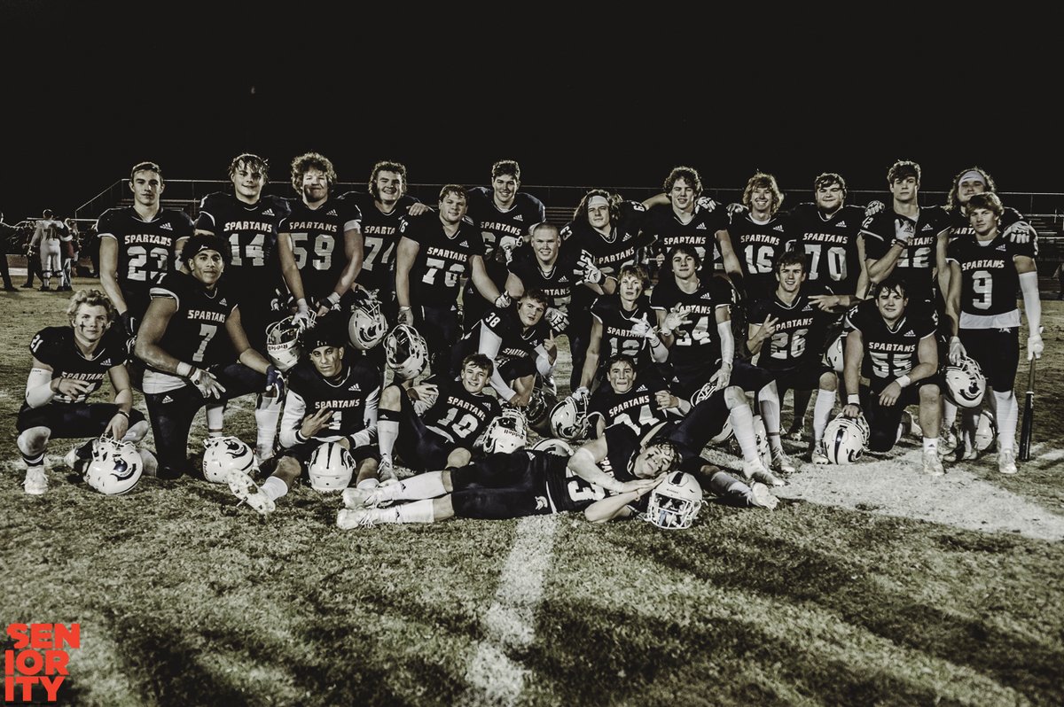 SENIORITYPHOTO1's tweet photo. Perfect Moment. Final time on the grass together. SENIORS, Class of 2022. 24 wins in a row. 32 out of their last 34. 13-0. Goodbye, Spring Hill.

On to the next. 
@GridSummit @wcsSHSAthletics @SummitSquad @wcsSHS https://t.co/WfTr3eWOw3