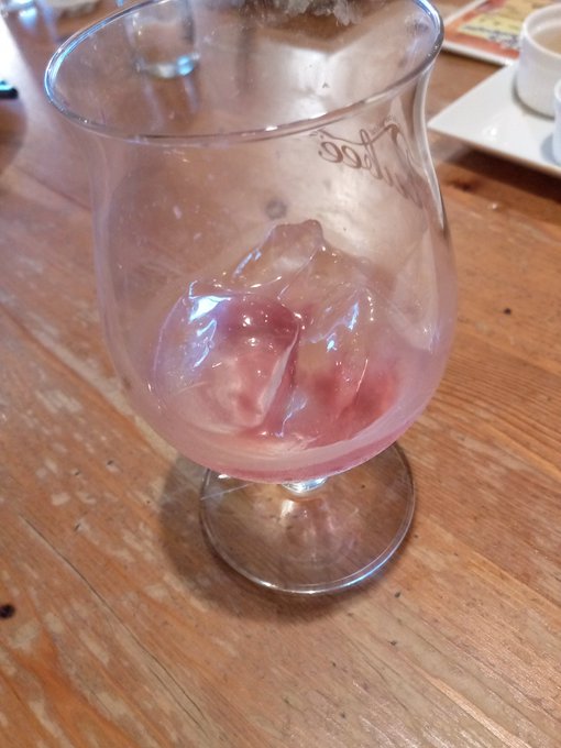 飲み終わってから撮るんじゃあないよっ 