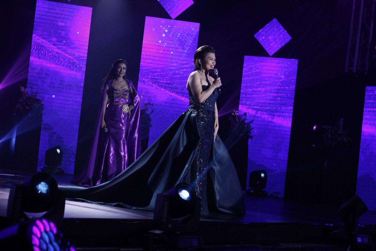 itsShowtimeNa's tweet photo. Kung agree kayo sa sagot ni REINANAY Julianne Torres sa PINAKATATANGING TANONG sa ReINA ng Tahanan Grand Finals, mag-TWEET na gamit ang OHT ngayong Sabado na #TangingReINAngTahanan https://t.co/pYatUhqzv4