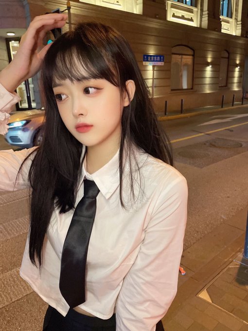 上海🏠 02年🍬可爱童颜巨乳🍬 🐯167cm/48kg/34C学生 爱好/cos/动漫/角色扮演  🌟联系QQ：3217205384 https://t.co/bF7nJB7aJE