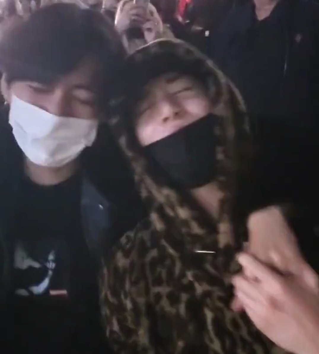 GKOKTK's tweet photo. TAEKOOKERS WE WON TODAY 🤝

#taekook #TAEKOOK https://t.co/3cihdTWCnM
