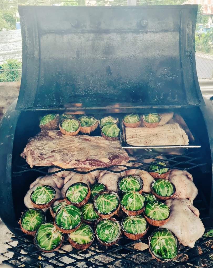 Se you all are the Roc Market tomorrow morning from 10 am till we run out.

#wraps
#bhanmi 
#toested #tortilla with #smokedmeat and Veg option.
#smokingfijistyle #smokedpork #smokedchicken #smokedbrisket #palusami #lusipi #reallocal #food #tonga #samao #fiji