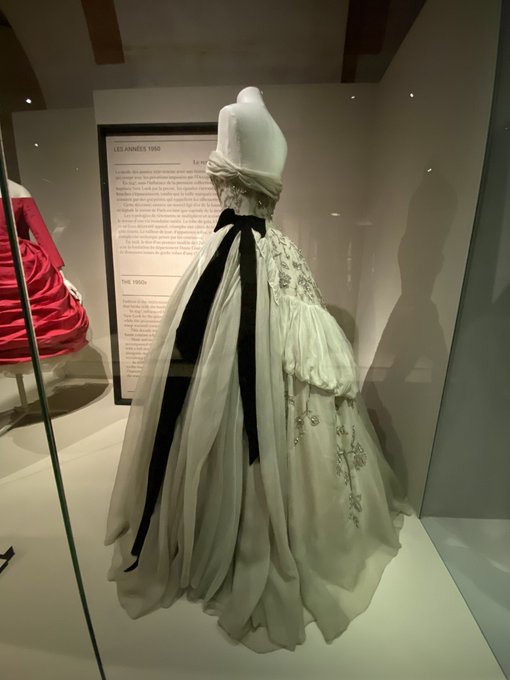 オートクチュールのtwitterイラスト検索結果