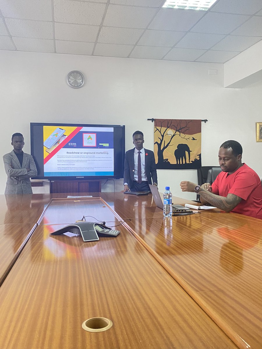 MissKatusya's tweet photo. Heavy in getting the youth ready for work. #Crucible @StrathMktgClub @StrathU 

Thank you for being here firm the start @MediaMK https://t.co/kCCMONuMF6