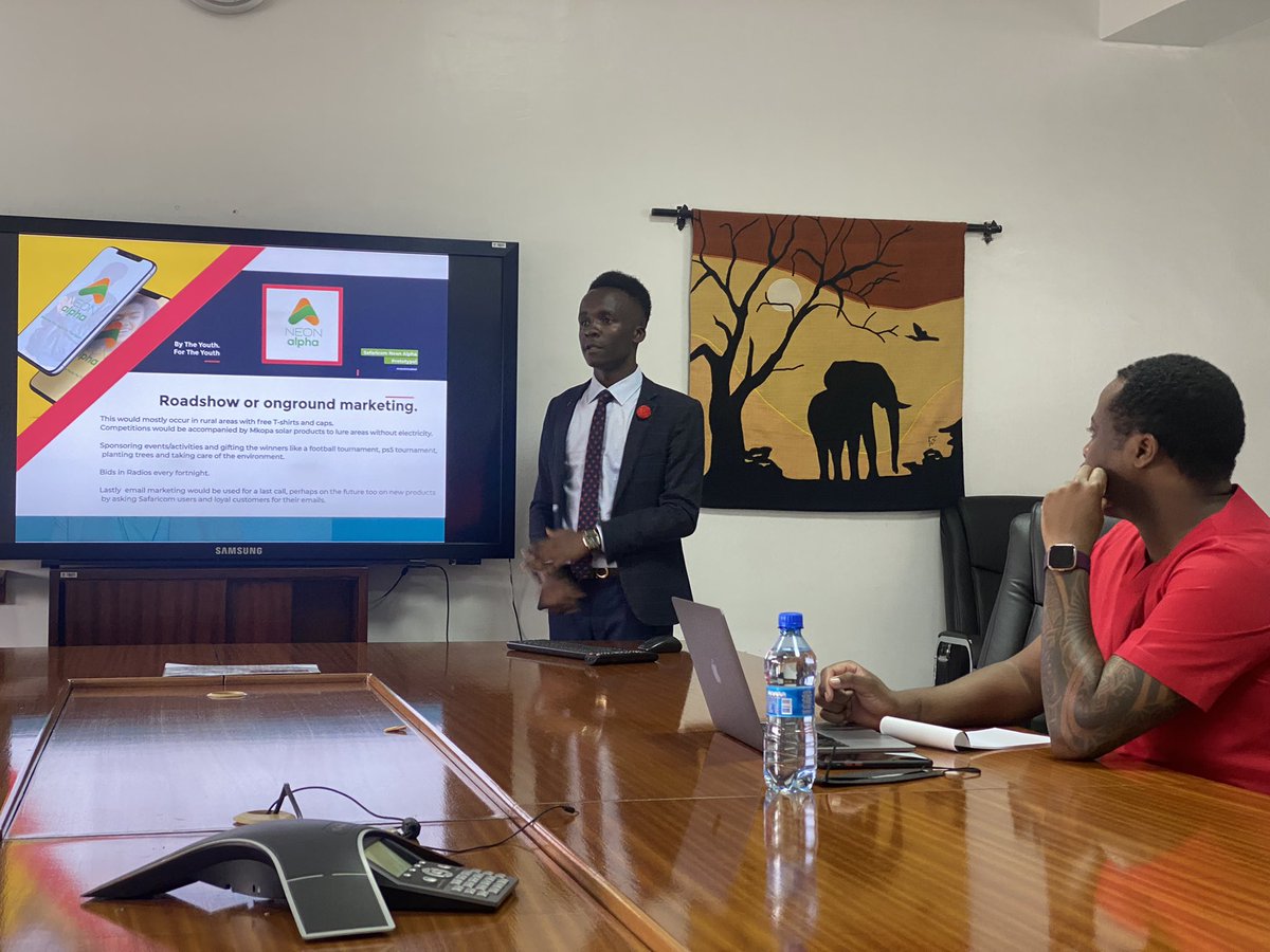 MissKatusya's tweet photo. Heavy in getting the youth ready for work. #Crucible @StrathMktgClub @StrathU 

Thank you for being here firm the start @MediaMK https://t.co/kCCMONuMF6