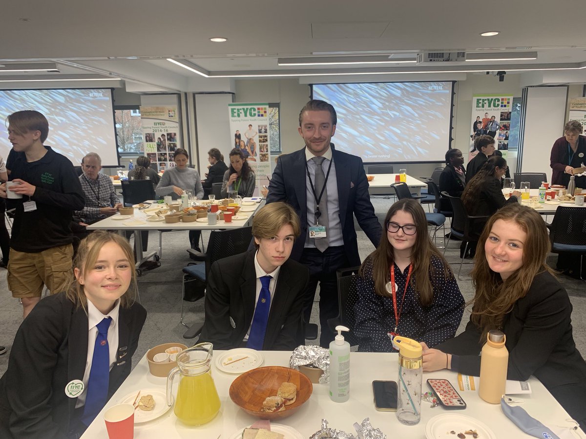 RodingValleyHS's tweet photo. Our students had a fantastic day yesterday with @eppingyc &amp; @eppingforestdc debating #ClimateChange https://t.co/PvrHwpHRr2