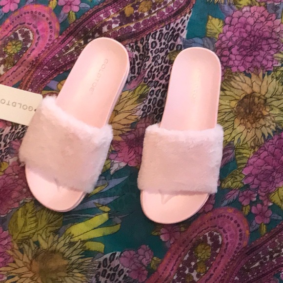 SproutSoup's tweet photo. So good I had to share! Check out all the items I'm loving on @Poshmarkapp #poshmark #fashion #style #shopmycloset #nautica #aerosoles: https://t.co/gmmZs2S1iG https://t.co/MYM2bJdRr0