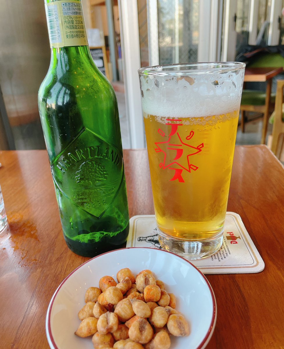 moyacohol2534's tweet photo. お昼ご飯!!!✌︎('ω'✌︎ )
DD4DさんのハニージンジャーIPA良い��すね、、生姜の苦味とビールの苦味が均等くらいで辛いジンジャーエール好きな人に良さそう(*´-`)
トゥロン(バナナとジャックフルーツの黒糖揚げ春巻き)好き、、ローストポークも味しっかりうま、、
#徳島カフェ #terrace38 https://t.co/EAeatdtPrh