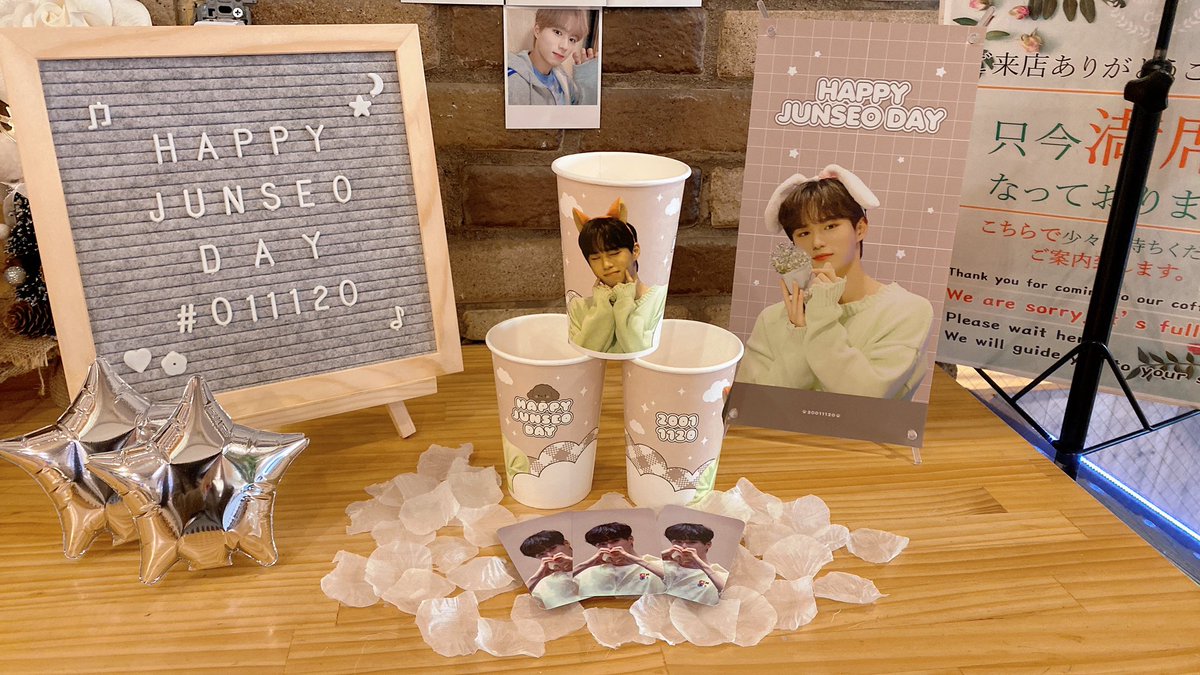 d0_ng8's tweet photo. @HappyJunseoDay @HBD_JUNSEO_1120 
カプホルの企画本当にありがとうございました😭🤍
ふたつのカフェの飾り付け、カプホルや先着特典本当に可愛かったです！ https://t.co/9jyMyODpMO