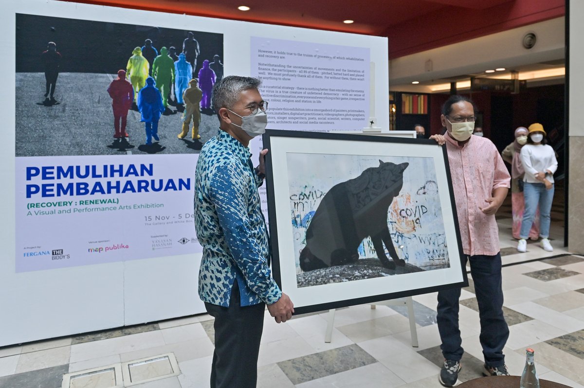 TheBiddys1's tweet photo. Sekitar majlis perasmian pameran Pemulihan: Pembaharuan yang disempurnakan oleh YAB Senator Tengku Datuk Seri Zafrul Tengku Abdul Aziz yang berlangsung pagi ini. Terima kasih diatas kesudian YAB untuk merasmikan pameran tersebut. https://t.co/X8nTuIw6Wp
