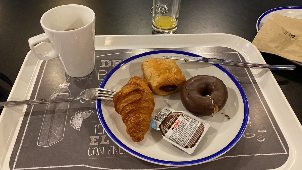 Que es lo mejor después de celebrar los #10YearsAvantgardeIT? Un buen desayuno de hotel!! Empieza mi cuenta atrás para formar parte del equipo #1stDecember