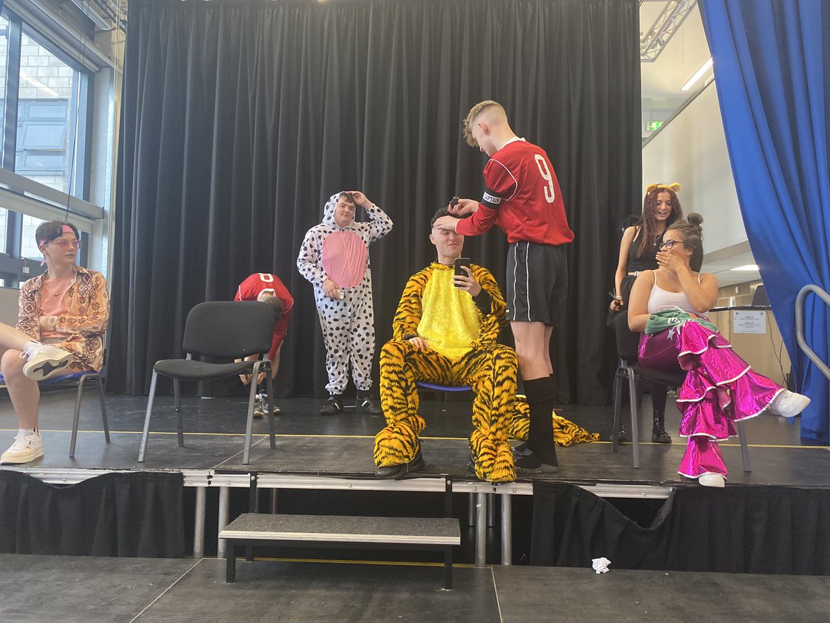 Head shaving and hair cut!!
A big well done to Darren Rafferty, Alexander Mcilwraith, Chloe Cornfoot and Dr Winters for all taking part in this!!
#childreninneed2021 #ChildreninNeed <a href="/BBCCiN/">BBC Children in Need</a>