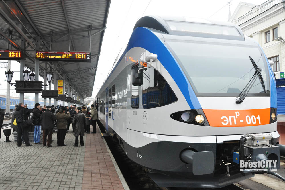 поезд 736б, брест — минск. расписание электричек беларусь минск брест. скоростной дизель поезд. поезд 003б минск. электричка.