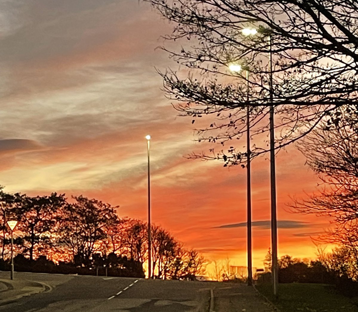 andiabz's tweet photo. Another beautiful sky this morning ☀️#Danestone #Aberdeen https://t.co/mmRC6JXzvL