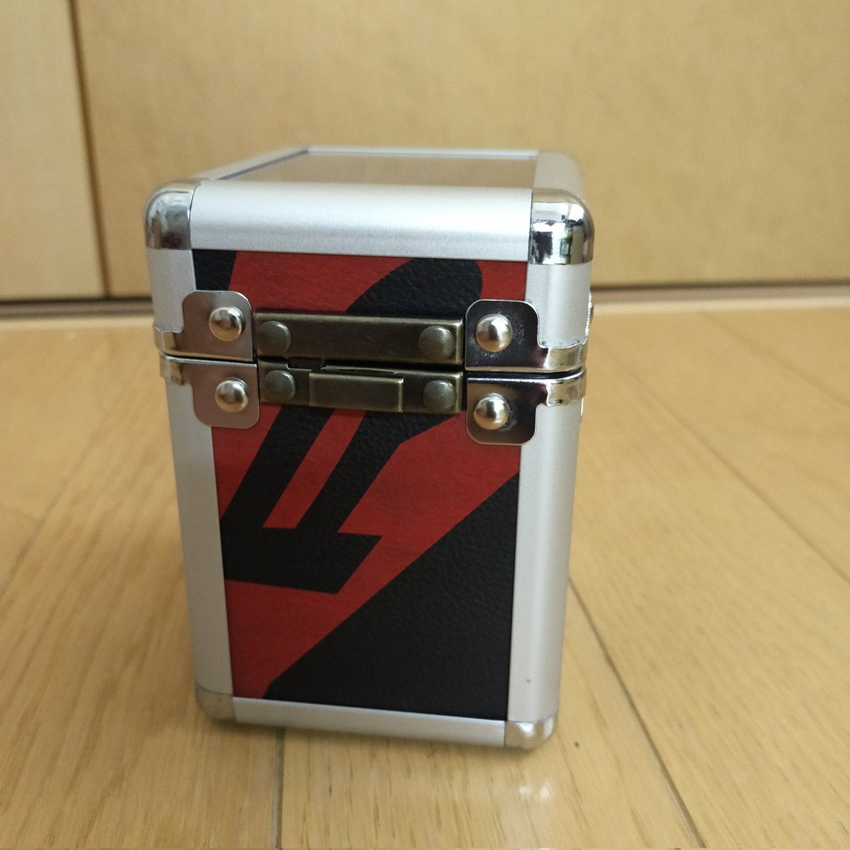 bosscam_tw's tweet photo. OOCの新たな試み
#TypeOPV
One Point of Veiw
ある一点でのみデザインが整うトリックアート的な装飾を勉強中✍️
#ボスカムooc https://t.co/WWBgADeBC0