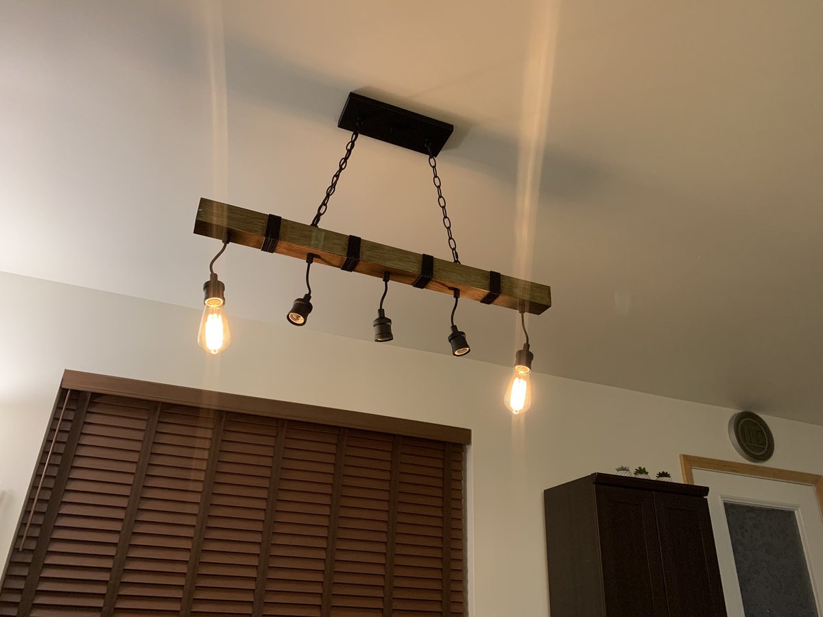 _randy51's tweet photo. @danielleflock put in a new light fixture in the dining room! It looks AMAZING!! More bulbs to come! 😅 https://t.co/twCHh3mabg
