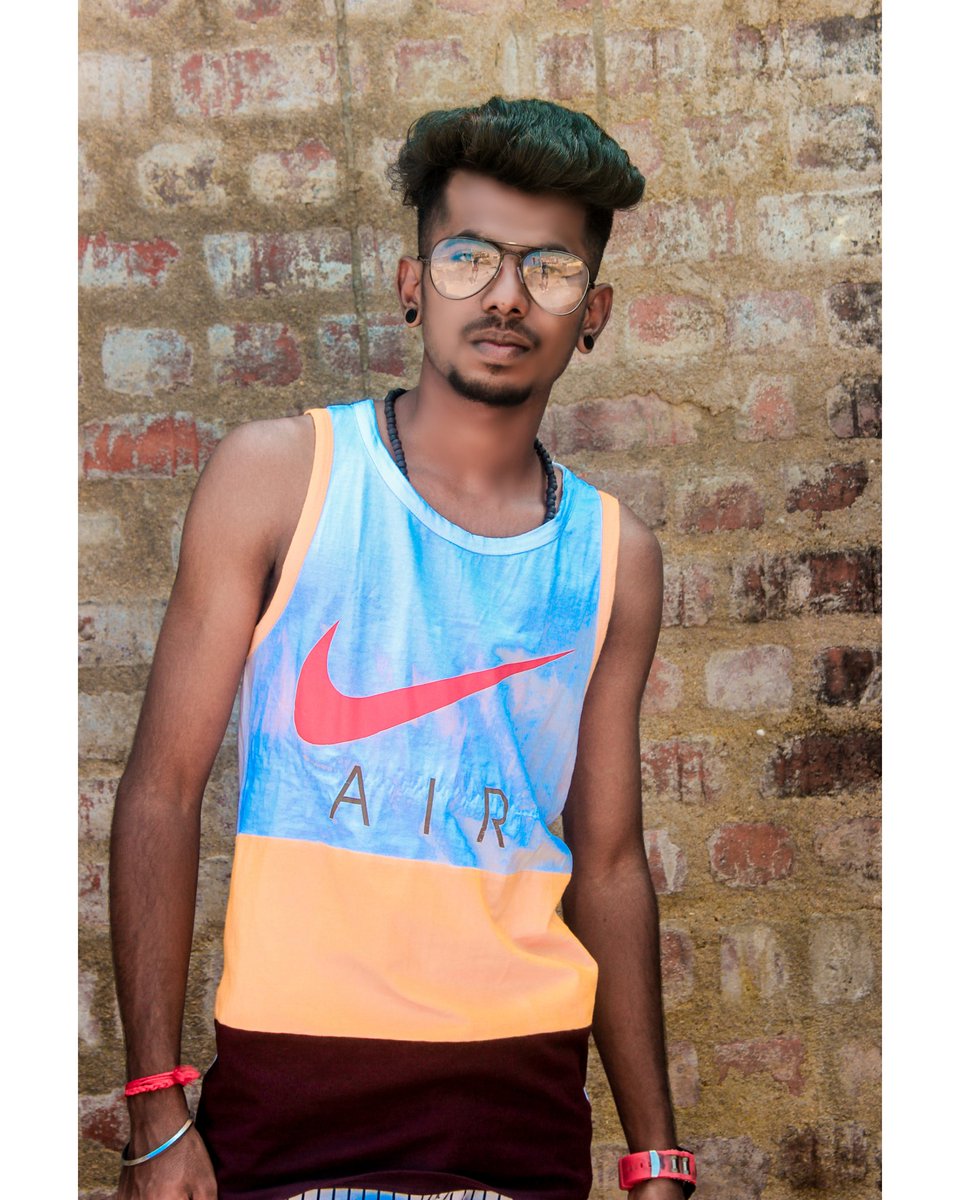 Manoj23435995's tweet photo. Suma our poses 😍🧡💙💑
#manoj_mm_ #_v2_manoj_ #aswinchelam #trichy_manoj #trending #instagram #love #photography #photoshoot #model #like #look #follow #smile #sweet https://t.co/N49iW6wzfJ