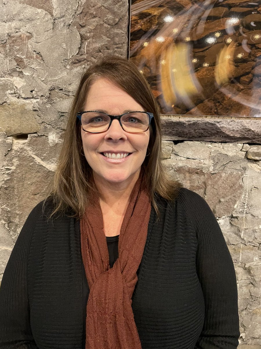 Casey_Ford33's tweet photo. This “Sports Pundit” talked more education yesterday with Kathy McCowan of @EbenJunction schools. She talks about the inaugural STEM Family Night at #SuperiorCentral Schools Tuesday. #RoamMedia #Education Have a listen: https://t.co/lYBa0Pz5jH https://t.co/fqk2k7JRMk