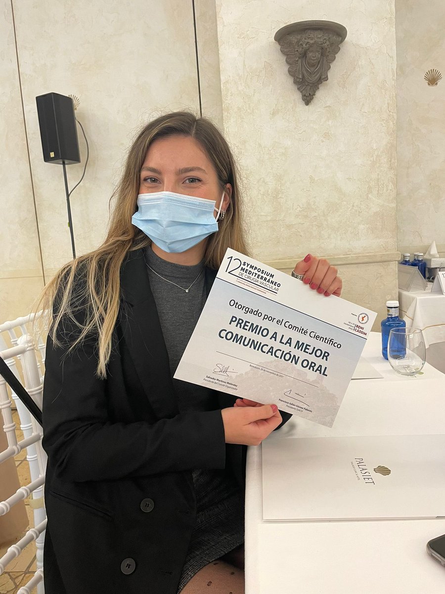 Enhorabuena a nuestra R2 👏🏽👏🏽 <a href="/GoranElena/">Roxana Elena Goran</a> por el premio a la mejor comunicación del 12 Symposium Mediterraneo de Cirugia Vascular <a href="/CVA_DrPeset/">CVADrPeset</a> <a href="/GVADrPeset/">DS Doctor Peset</a>