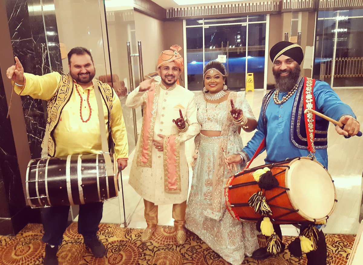 Happy couple Vijay Patel & Natasha 
☝😁🥁☝
#thedholizmalaysia #dhol #dholbeats #weddings #entertainment