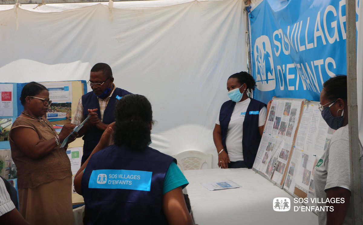 SOSCVMadagascar's tweet photo. #WorldChildrensDay La Journée Internationale des droits de l'enfant dans la Région Atsinanana a été marquée par la tenue du forum régional de #plaidoyer en faveur des droits de l’enfant organisé par le projet #QUAPEM (Qualité de l’Accueil en Protection de l’Enfance à Madagascar). https://t.co/Whh5Bhj5nP