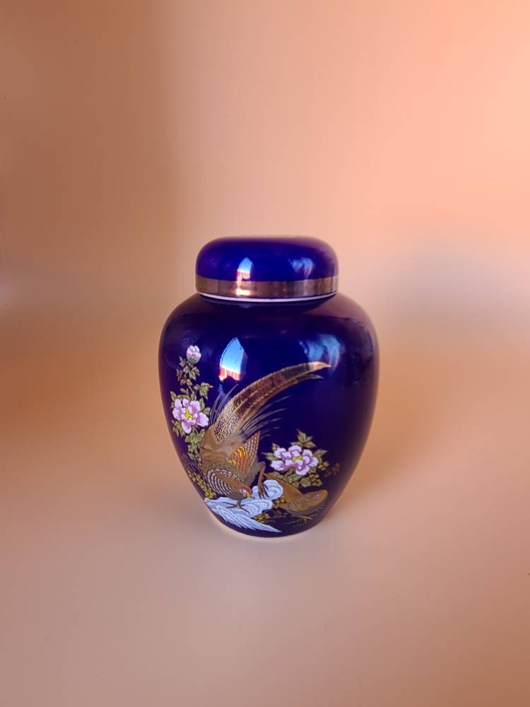 Vintage small Ginger Jar Cobalt Blue made in Japan Collectible Gold Pink Peony Flowers Peacock pat... https://t.co/uUTyEYl37z https://t.co/9TW8VNsy27