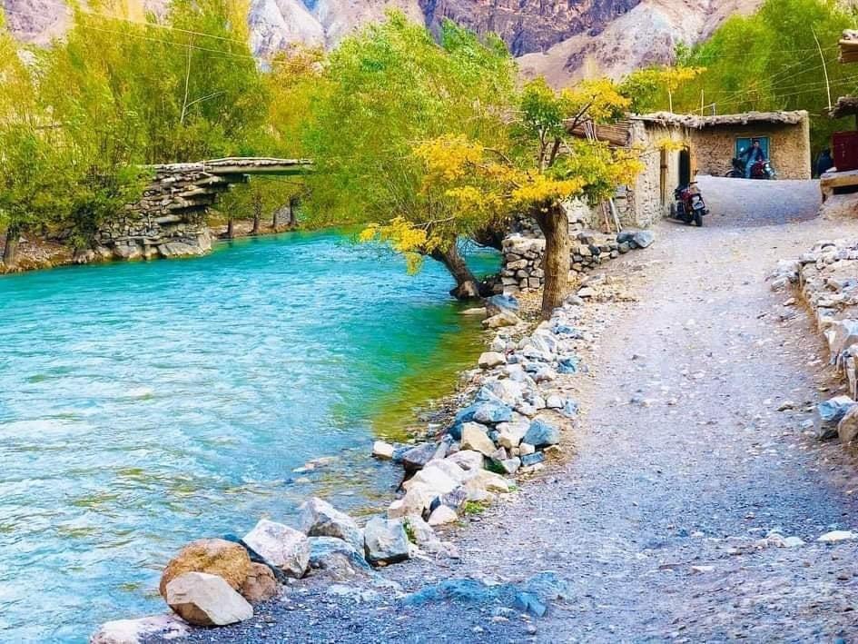 VisitAFG's tweet photo. Afghanistan local areas are so beautiful with auntum season 🍂 https://t.co/GzD5kzlJ0H