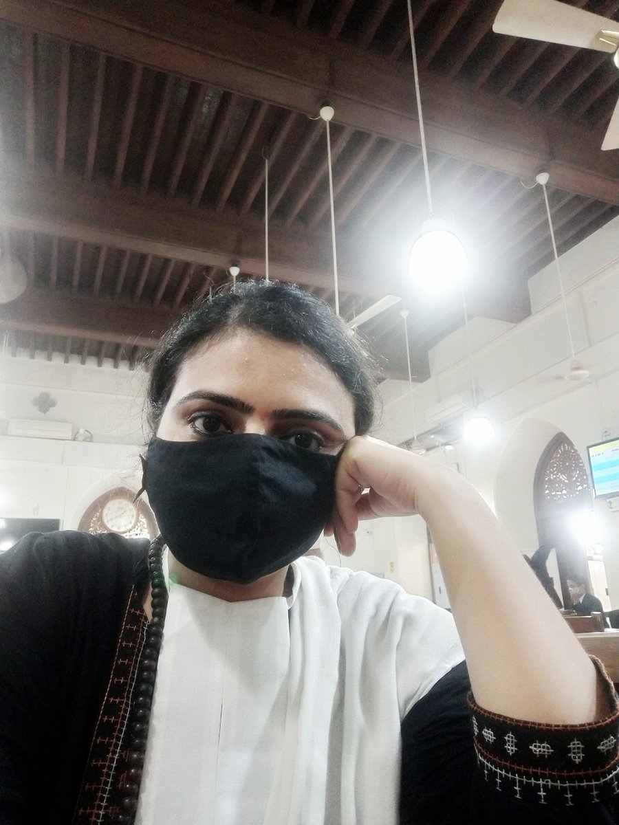AdvAnjanaSharma's tweet photo. Was waiting for matter to reach! 
This is for my Learned Friends 😊 How do you feel when you are called for arguments on Saturday? 😊
#SaturdaySpecialBench
#MumbaiHighCourt 
#ArguingCounsel 
#SaturdayMotivation 
#LawyerLife #AtBAR https://t.co/e3AlZqV1Jb