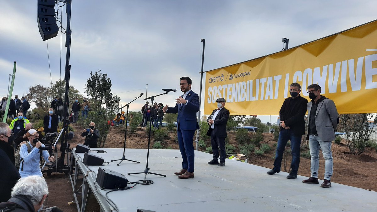 fundesplai's tweet photo. A la inauguració de @menjactuaimpact, @perearagones President de @govern ha posat de relleu la importància de projectes com aquest que fomentin la sostenibilitat des de l'educació. https://t.co/8O5YdJBIs1