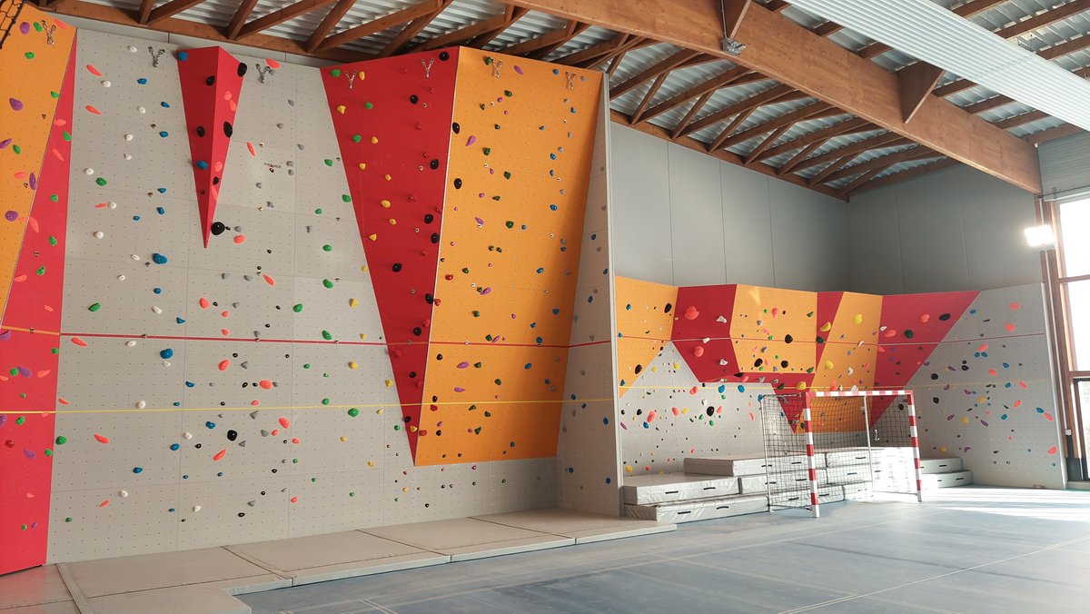 Pyramide Climbing tweet media