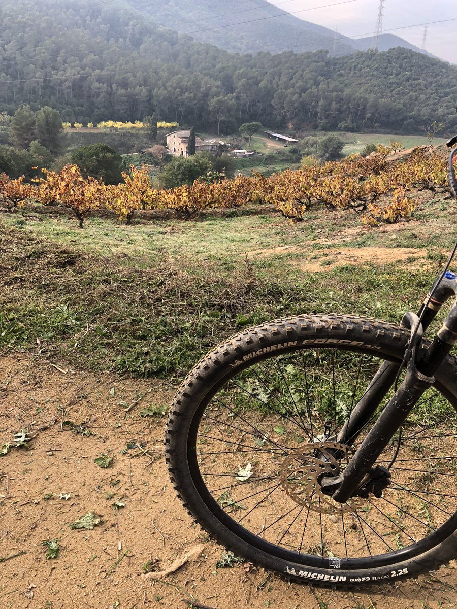 MigjornBcn's tweet photo. #2de4 🚴🏿🚴🏿❄️⛅️… 40kms a la saca. Serralada de la Marina. Seguimos! 🤟🏽 https://t.co/HGe29w9INT