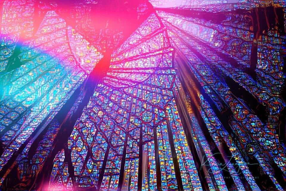 mariacastro1111's tweet photo. Miren: Museo abierto de Hakone, Japón, equilibrio entre arte y naturaleza. “Escultura sinfónica” de Gabriel Loire, es una escalera mirador en caracol rodeada de vitrales cuyos colores varían con la intensidad de la luz creando la sensación de estar en un caleidoscopio https://t.co/Kbe9MEaBre