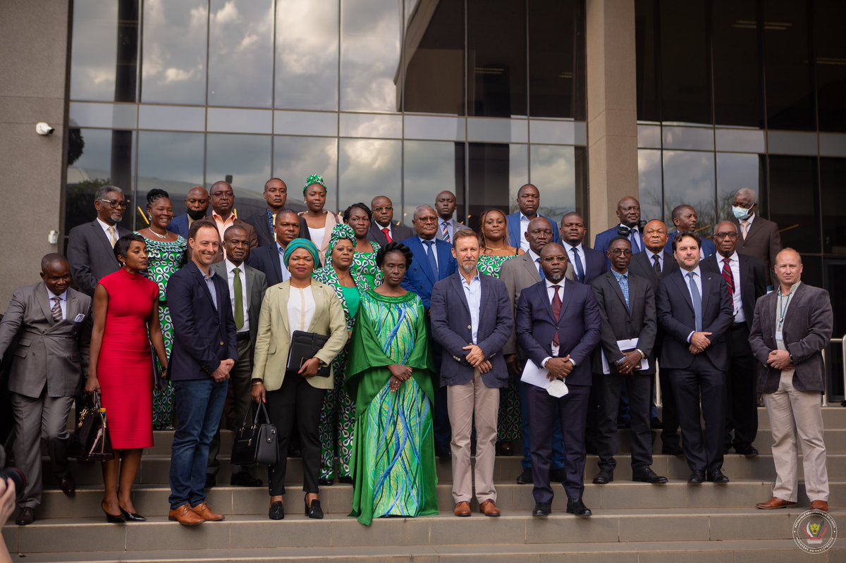 18.11.21 | Direct transact/AfriSwitch a reçu Mme la Min.d’Etat <a href="/adelekayinda01/">Princesse Adèle Kayinda Mahina</a> et sa délégation pour la signature du procès verbal qui définira le type de partenariat qu’ils tisseront avec ls partenaires Sud-africains pr la relance de la CADECO avec l’entreprise Aaron Sefu SARL.