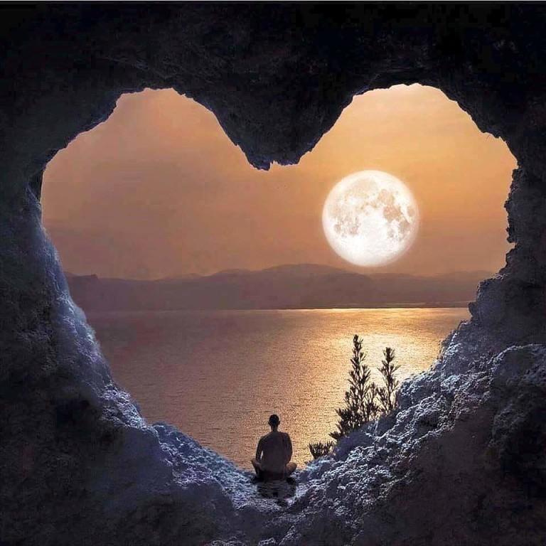 IF THE HOUSE OF THE WORLD IS DARK, 
LOVE WILL FIND A WAY TO CREAT WINDOWS. 
🌷 GOOD MORNING. HAPPY WEEKEND 🌷