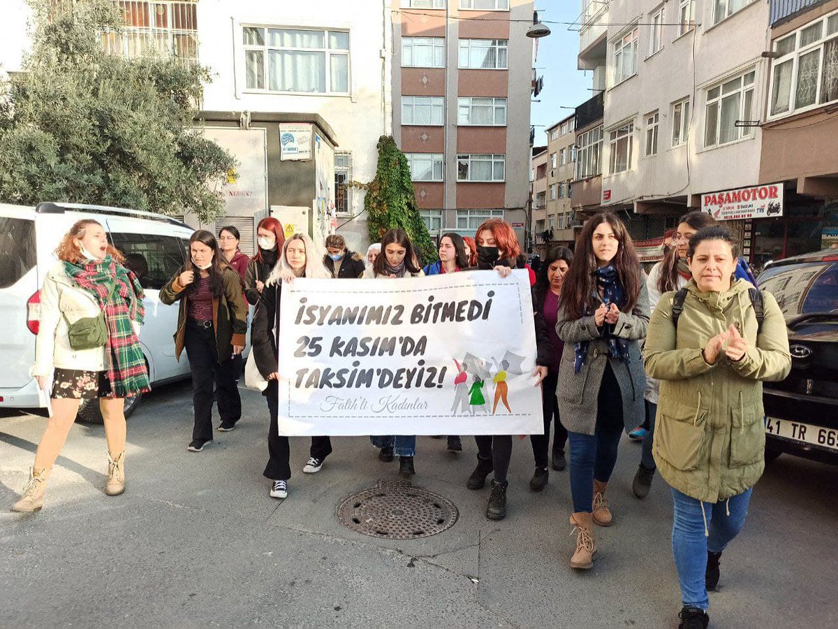 sendika_org's tweet photo. Fatih Kocamustafapaşa’da kadınlar eylemde: “İsyanımız bitmedi, 25 Kasım’da Taksim’deyiz!” 

https://t.co/cdMLwmSExn https://t.co/mreFMi6dNK